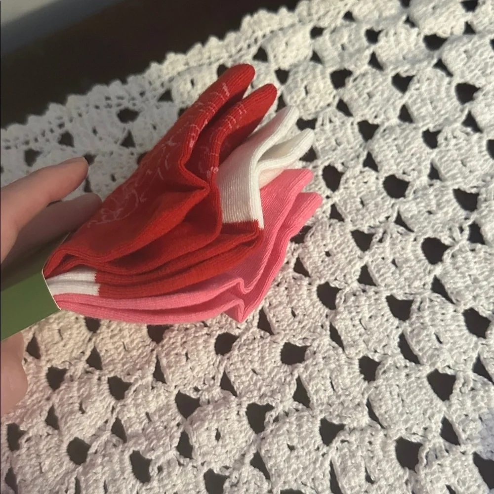 Nwt Kate spade hearts quarter socks sets
